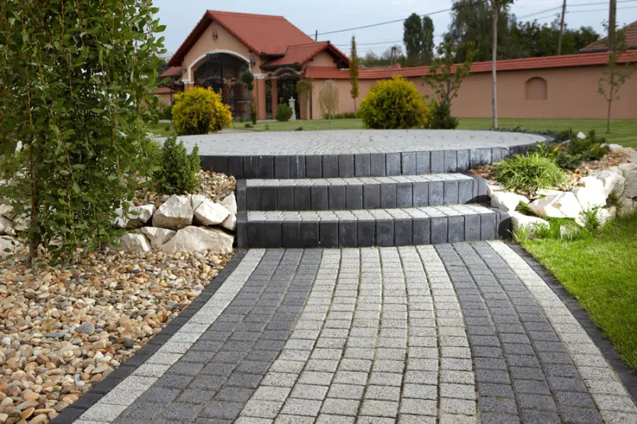 Stepped garden entrance