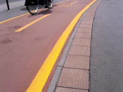 Párizs segítőkő